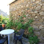 Dom wakacyjny A Mandria, Avec Cuisine 30m2, Patio, Vue Montagnes Et Citadelle, 5 Minutes A Pied Du Centre Et Des Rivieres *