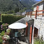 Dom wakacyjny A Mandria, Avec Cuisine 30m2, Patio, Vue Montagnes Et Citadelle, 5 Minutes A Pied Du Centre Et Des Rivieres *