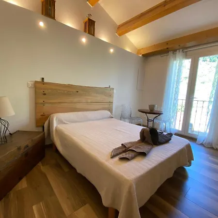 Mandria Mountain View Apartments: Centrally Located Patio