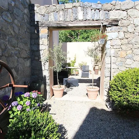 Дом отдыха A Mandria, Avec Cuisine 30m2, Patio, Vue Montagnes Et Citadelle, 5 Minutes A Pied Du Centre Et Des Rivieres *