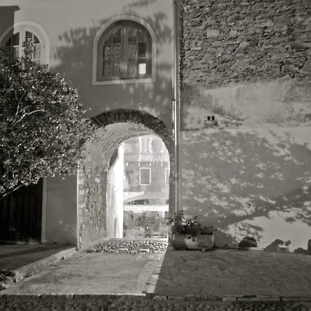 Дом отдыха A Mandria, Avec Cuisine 30m2, Patio, Vue Montagnes Et Citadelle, 5 Minutes A Pied Du Centre Et Des Rivieres