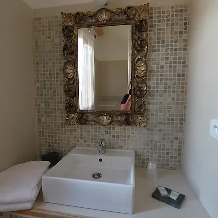 Дом отдыха A Mandria, Avec Cuisine 30m2, Patio, Vue Montagnes Et Citadelle, 5 Minutes A Pied Du Centre Et Des Rivieres *