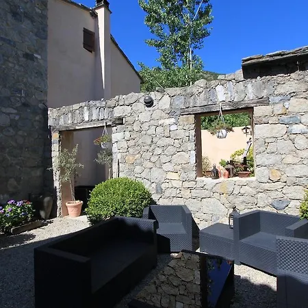 Дом отдыха A Mandria, Avec Cuisine 30m2, Patio, Vue Montagnes Et Citadelle, 5 Minutes A Pied Du Centre Et Des Rivieres Корт