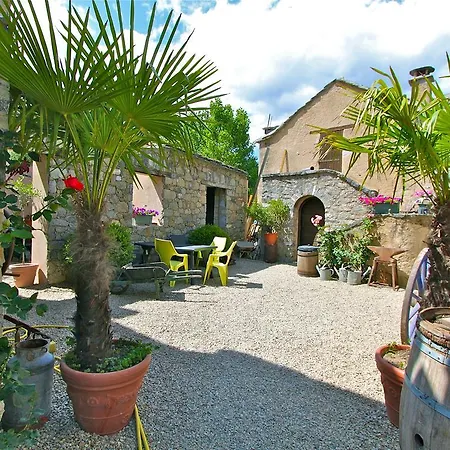 Mandria Mountain View Apartments: Centrally Located Patio Corte (Corsica)