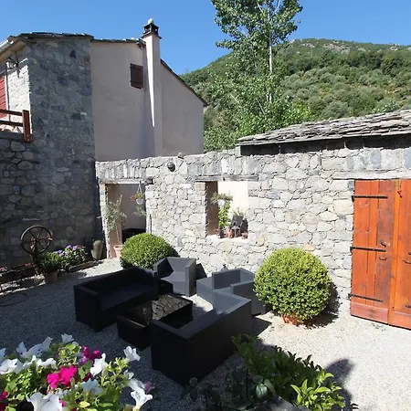 Дом отдыха A Mandria, Avec Cuisine 30m2, Patio, Vue Montagnes Et Citadelle, 5 Minutes A Pied Du Centre Et Des Rivieres