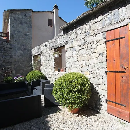 Дом отдыха A Mandria, Avec Cuisine 30m2, Patio, Vue Montagnes Et Citadelle, 5 Minutes A Pied Du Centre Et Des Rivieres Корт