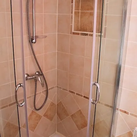 Дом отдыха A Mandria, Avec Cuisine 30m2, Patio, Vue Montagnes Et Citadelle, 5 Minutes A Pied Du Centre Et Des Rivieres