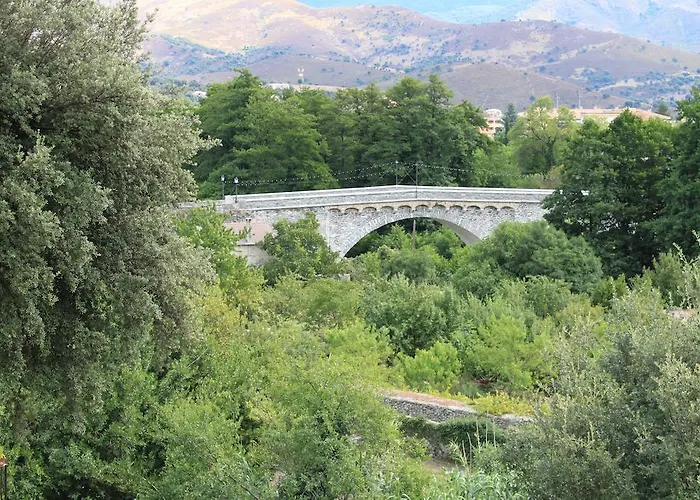 A Mandria, Avec Cuisine 30m2, Patio, Vue Montagnes Et Citadelle, 5 Minutes à Pied Du Centre Et Des Rivières